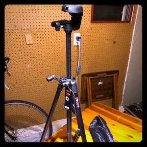 Focus Pro Series 59" Photo & Video Tripod